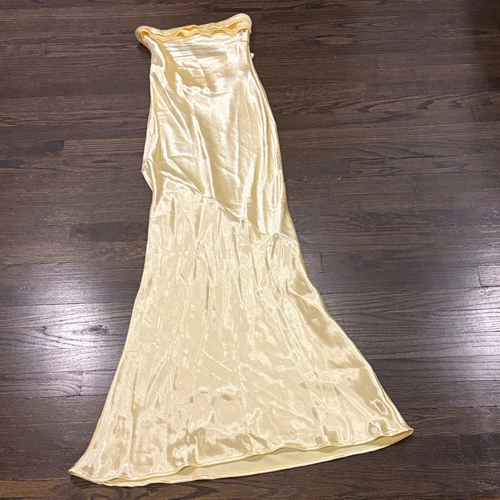 NWOT - Elegant Yellow Strapless Evening Gown by LucyIn The Sky- size small